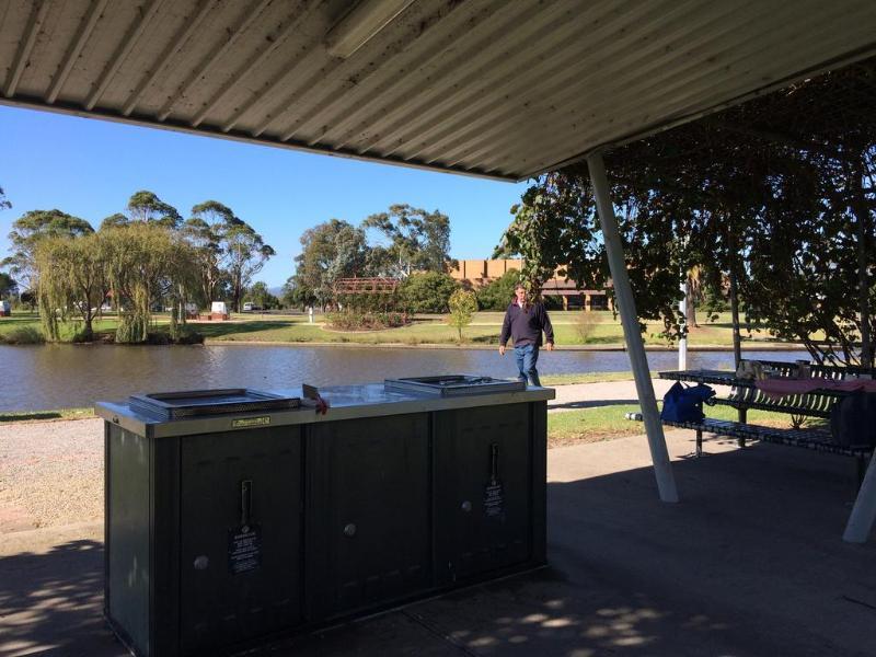 Cedar Lodge Motel Morwell Eksteriør bilde